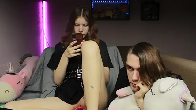 Kamala Adele online show from March 2025 07:01:02 PM