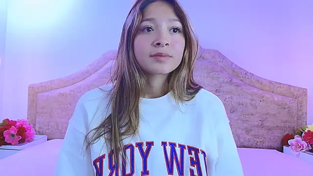 Victoria Adams14 online show from February 2025 02:04:01 PM