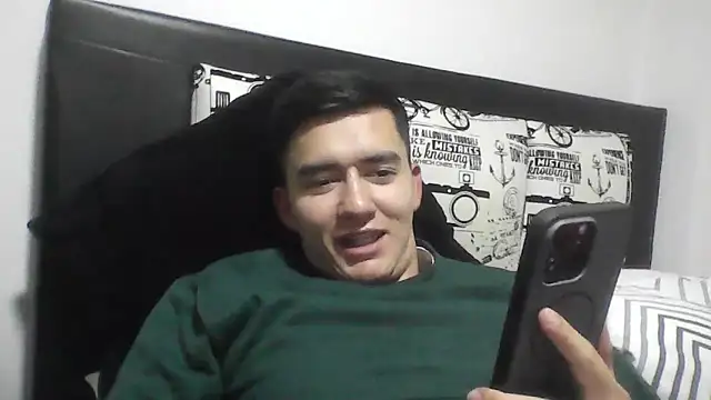 Snapshot of Estebitan_vm chatting on April 2026 12:12:01 AM Estebitan vm online show from April 2026 12:12:01 AM