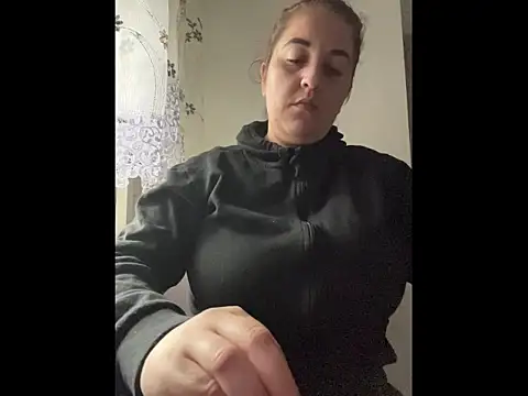 Snapshot of yzabell18 chatting on October 2025 07:29:01 AM yzabell18 online show from October 2025 07:29:01 AM