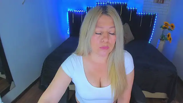 Snapshot of arisha_katy1 chatting on January 2025 11:59:01 PM arisha katy1 online show from January 2025 11:59:01 PM