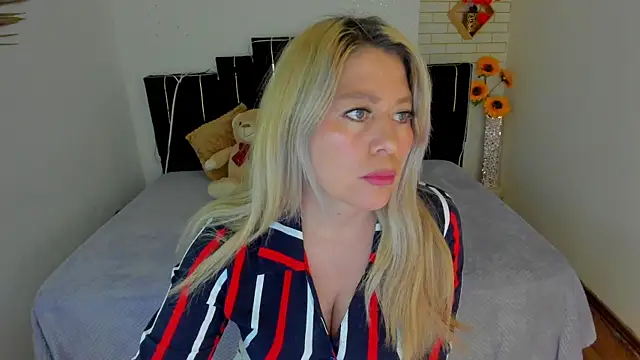 Snapshot of arisha_katy1 chatting on January 2025 03:48:02 AM arisha katy1 online show from January 2025 03:48:02 AM