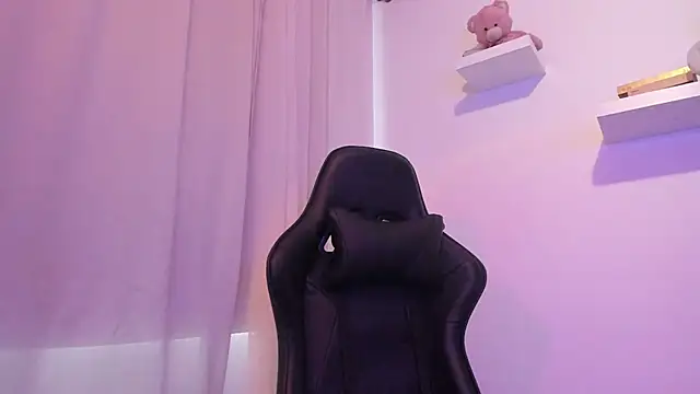 I am tori online show from February 2025 09:16:02 PM