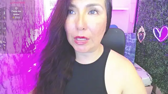 evelyn mature19 online show from October 2025 07:19:02 PM