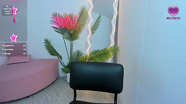 Snapshot of Chiara_tay chatting on January 2025 08:30:02 AM Chiara tay online show from January 2025 08:30:02 AM