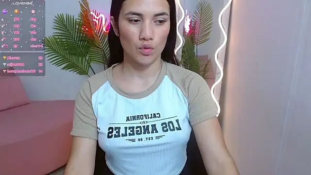 Snapshot of Chiara_tay chatting on March 2025 09:15:02 AM Chiara tay online show from March 2025 09:15:02 AM