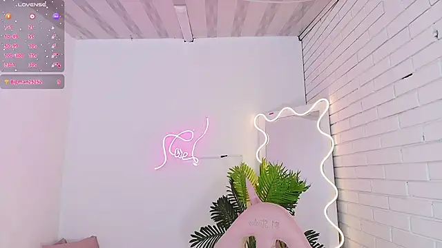 Snapshot of Chiara_tay chatting on March 2025 06:26:02 AM Chiara tay online show from March 2025 06:26:02 AM