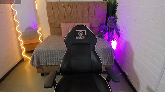 Snapshot of Chiara_tay chatting on September 2025 07:13:01 PM Chiara tay online show from September 2025 07:13:01 PM