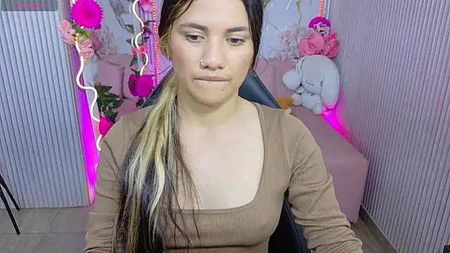 Chiara tay online show from June 2026 07:16:02 PM