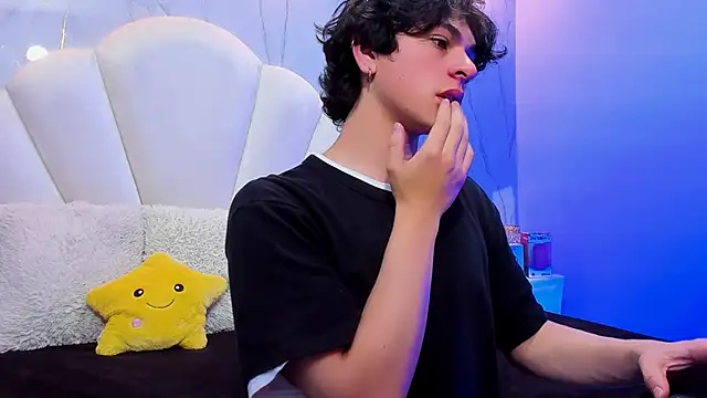 Luke Howland online show from December 2024 03:26:01 AM