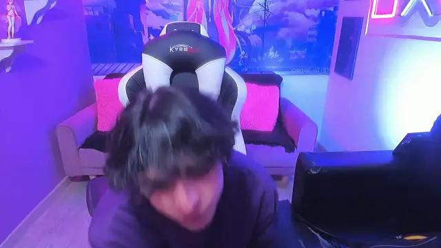 Luke Howland online show from December 2024 01:44:02 PM