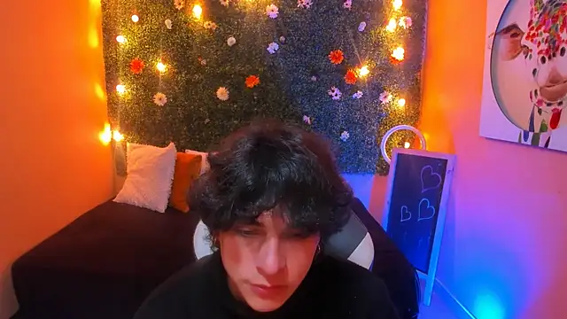 Luke Howland online show from December 2024 08:26:02 PM