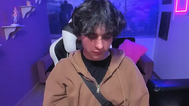 Luke Howland online show from December 2024 03:39:01 AM