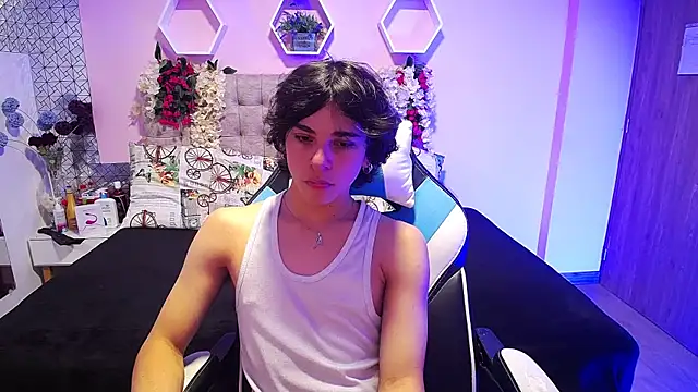 Luke Howland online show from January 2025 08:17:01 PM