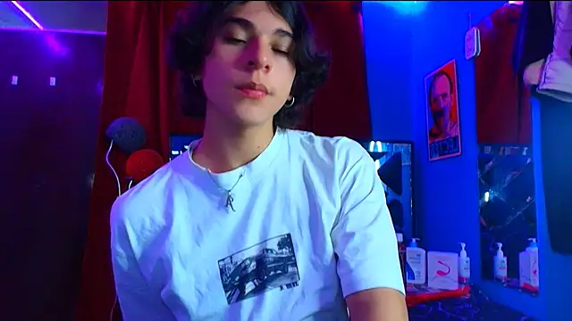 Luke Howland online show from February 2025 09:23:01 PM