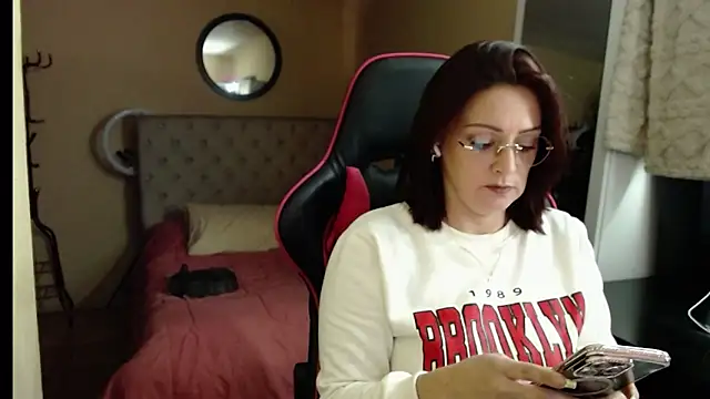 Carol Scottt online show from September 2025 05:15:02 PM