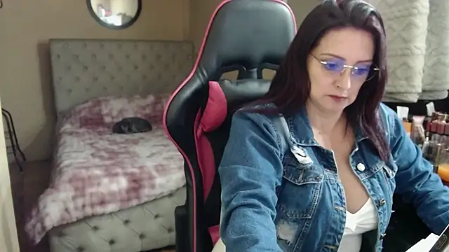 Carol Scottt online show from June 2026 10:16:02 PM