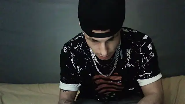 Snapshot of --D-a-D-D-y- chatting on January 2025 06:55:02 AM --D-a-D-D-y- online show from January 2025 06:55:02 AM