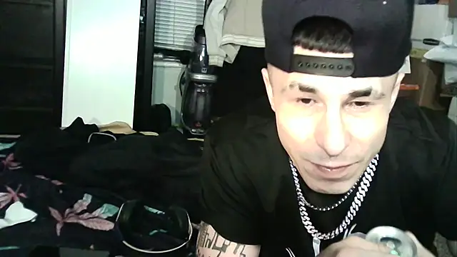 Snapshot of --D-a-D-D-y- chatting on February 2025 01:13:01 AM --D-a-D-D-y- online show from February 2025 01:13:01 AM