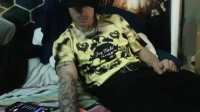 Snapshot of --D-a-D-D-y- chatting on October 2025 03:08:01 PM --D-a-D-D-y- online show from October 2025 03:08:01 PM