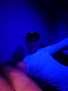 Snapshot of McdyllanXX chatting on February 2025 09:02:01 PM McdyllanXX online show from February 2025 09:02:01 PM