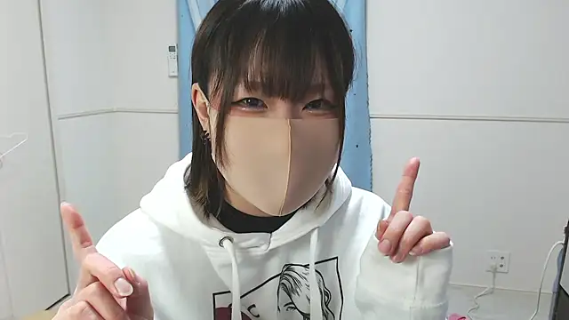 Snapshot of MEI--55 chatting on December 2024 11:04:02 AM MEI--55 online show from December 2024 11:04:02 AM