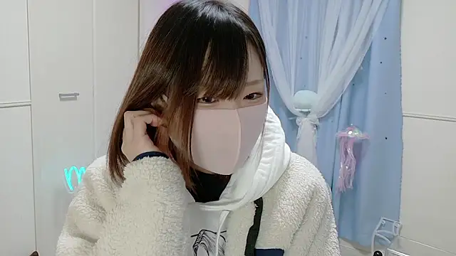 Snapshot of MEI--55 chatting on February 2025 08:51:02 AM MEI--55 online show from February 2025 08:51:02 AM