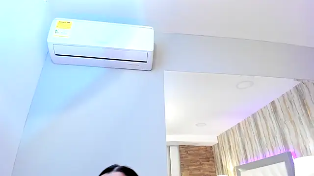 SophiaLaurens online show from February 2025 06:01:01 PM