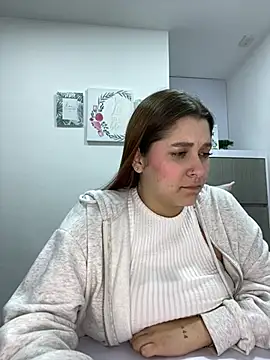 SophiaLaurens online show from March 2025 12:58:02 AM