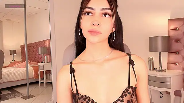 Snapshot of celine_golden1 chatting on October 2025 11:06:02 PM celine golden1 online show from October 2025 11:06:02 PM