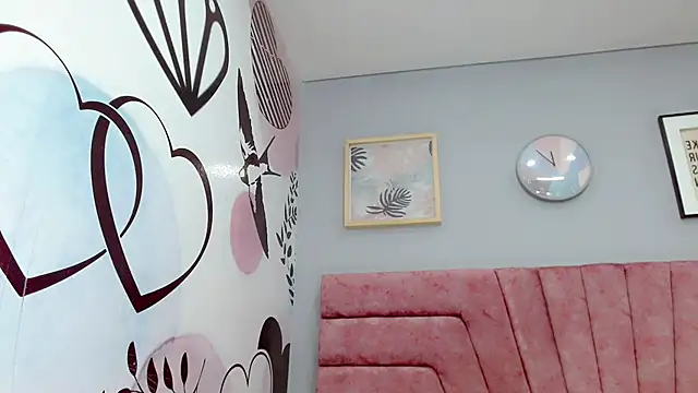 ValeriaAguilar online show from January 2025 05:24:01 PM