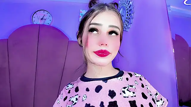 ValeriaAguilar online show from September 2025 09:29:02 PM