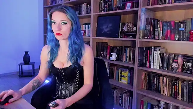 Queen of Hearts1 online show from February 2026 09:24:02 PM