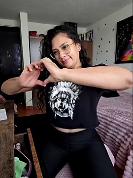 Thaliacooper  online show from June 2026 05:33:02 PM