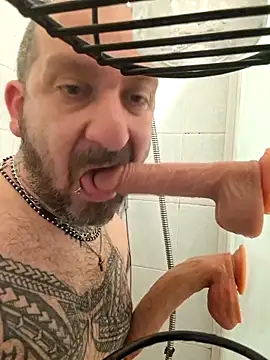 teddy79good online show from February 2026 05:11:02 PM