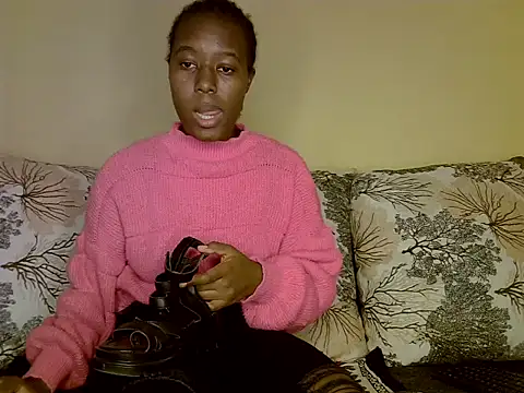 Oliviia  online show from December 2024 01:17:01 PM