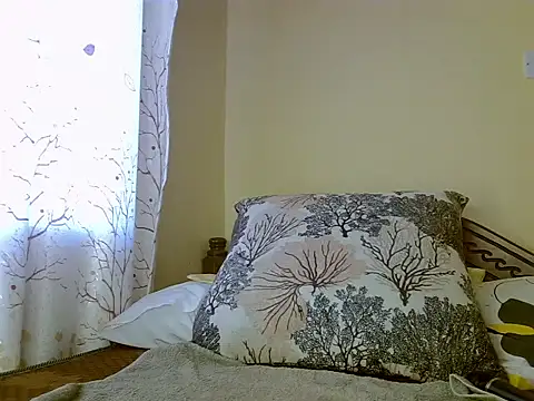 Oliviia  online show from January 2025 11:35:01 AM