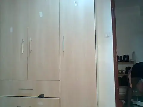 Oliviia  online show from October 2025 08:29:01 PM