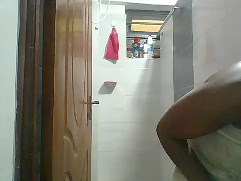 Oliviia  online show from November 2025 10:06:02 AM