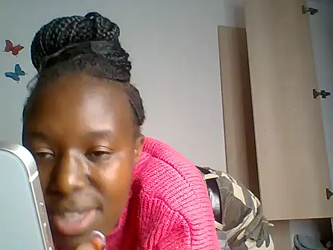 Oliviia  online show from November 2025 06:09:02 PM