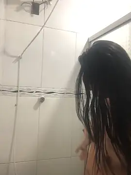 Snapshot of bellinii07 chatting on September 2025 08:46:01 PM bellinii07 online show from September 2025 08:46:01 PM