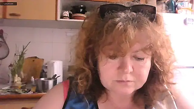 RoseRed69 online show from May 2026 04:10:02 AM