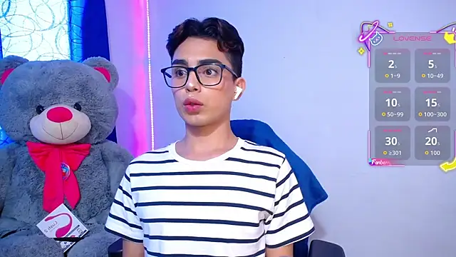OwenBluee online show from April 2026 12:29:02 PM