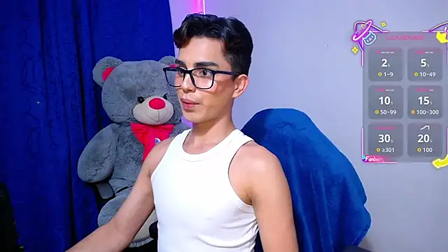 OwenBluee online show from April 2026 06:05:02 AM