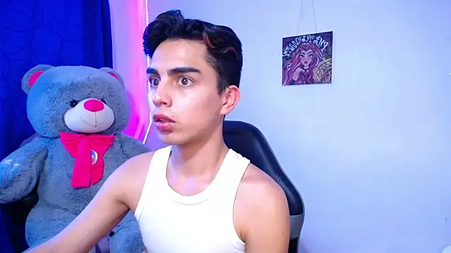 OwenBluee online show from May 2026 09:31:01 PM