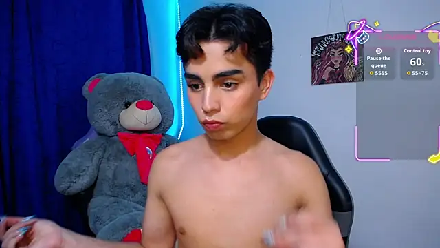 OwenBluee online show from May 2026 07:49:02 AM