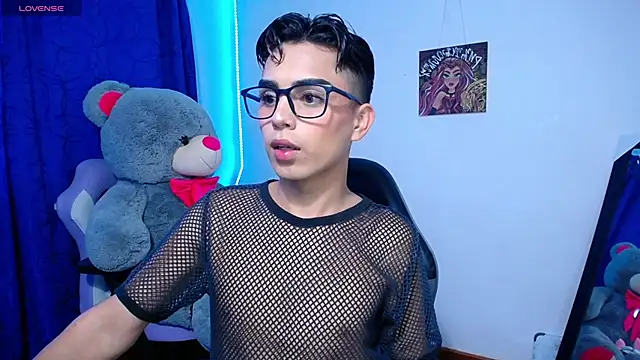 OwenBluee online show from May 2026 02:22:02 PM