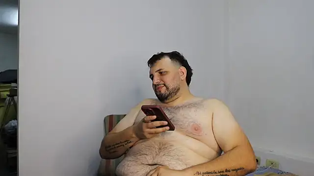 Snapshot of zekefotoslive chatting on January 2026 05:33:01 AM zekefotoslive online show from January 2026 05:33:01 AM