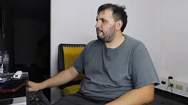 zekefotoslive online show from March 2026 01:32:02 AM