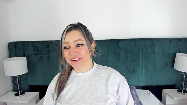 PandoraB  online show from February 2025 10:59:02 AM